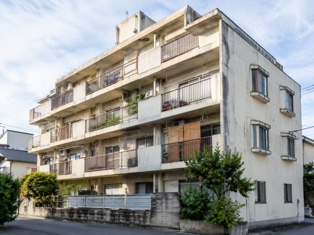 売却のご相談をいただく、築年数の経った集合住宅